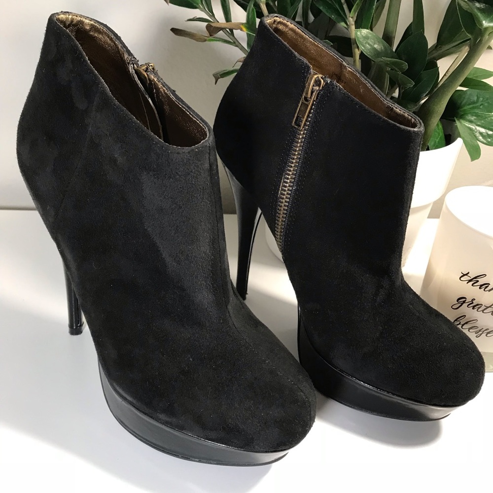 Super Sexy and Classy Platform Stiletto Booties.